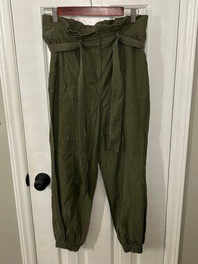 Boden Size 6 Paper Bag Utility Jogger Olive Green